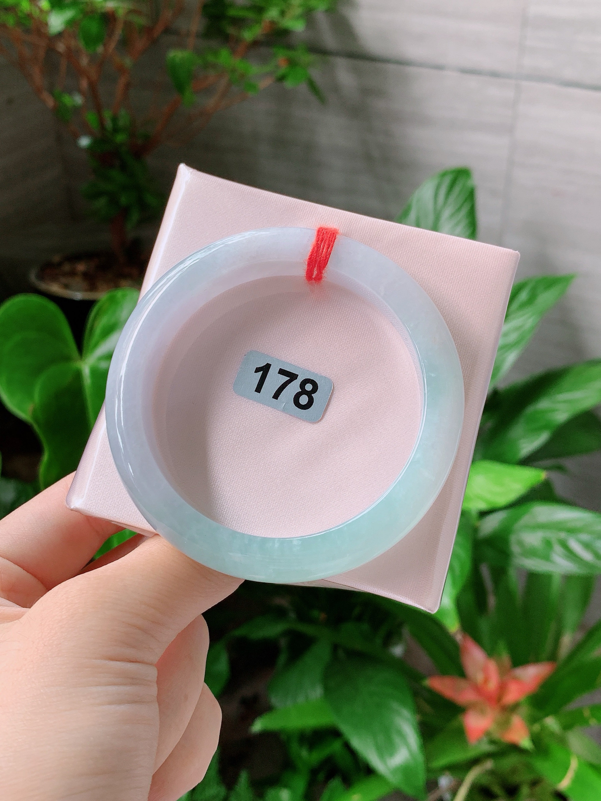 A货手镯56圈口冰种飘绿花正圈手镯种老肉细女款带证书