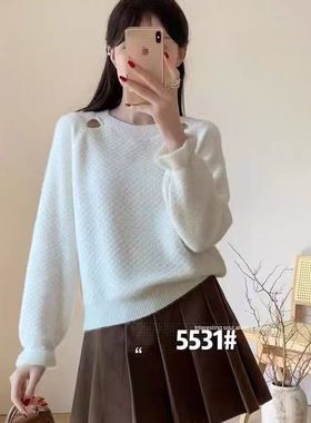 501005-5圆领设计感钉珠镂空毛衣秋冬款