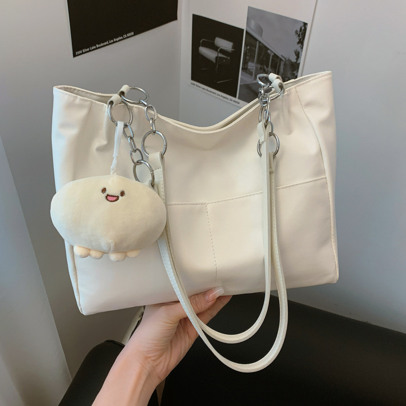 新款潮时尚设计单肩链条肩带腋下包极简风洋气纯色质感托特包