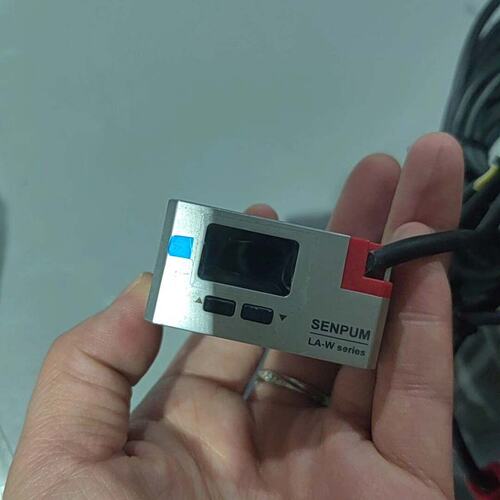 议价深浦SENPUM颜色传感器LA-W500N-2，实物拍摄，功议价