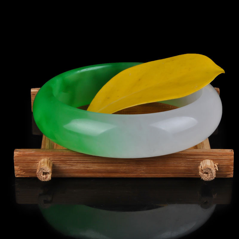 老坑缅甸5A翠绿色浅绿飘花玉手镯蜀黍