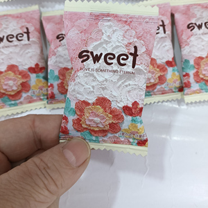 一品红甜蜜的爱爆款油画风奶糖
