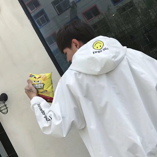 19春夏季港风笑脸刺绣潮夹克情侣薄款透气防晒衣日系大码外套F88,男装风衣,星座1703A