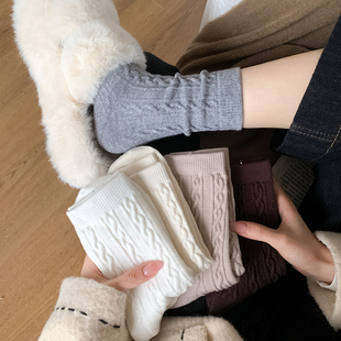 袜子女加厚麻花秋冬保暖中筒袜日系白色堆堆袜羊毛长袜羊绒ins潮