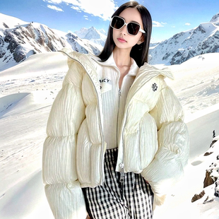 小景家冬季时尚加厚保暖外套女进口白鹅填充肌理感压褶羽绒服