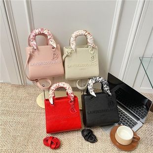 追求卓越献给优雅女性的女包