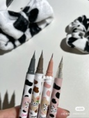 牛牛在线画眼线 Flortte花洛莉亚哇塞好细眼线液笔下至阴影卧蚕