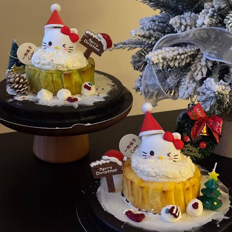 2025圣诞节斯巴克蛋糕装饰蝴蝶结KT猫hello kitty圣诞树甜品摆件