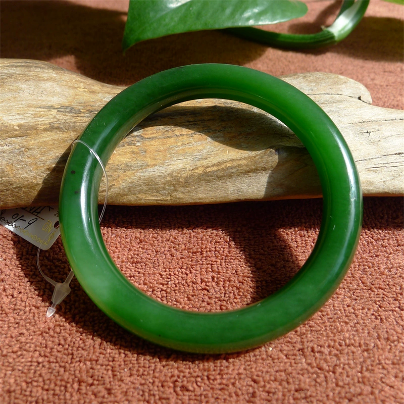 新疆和田玉碧玉老坑菠菜绿手镯
