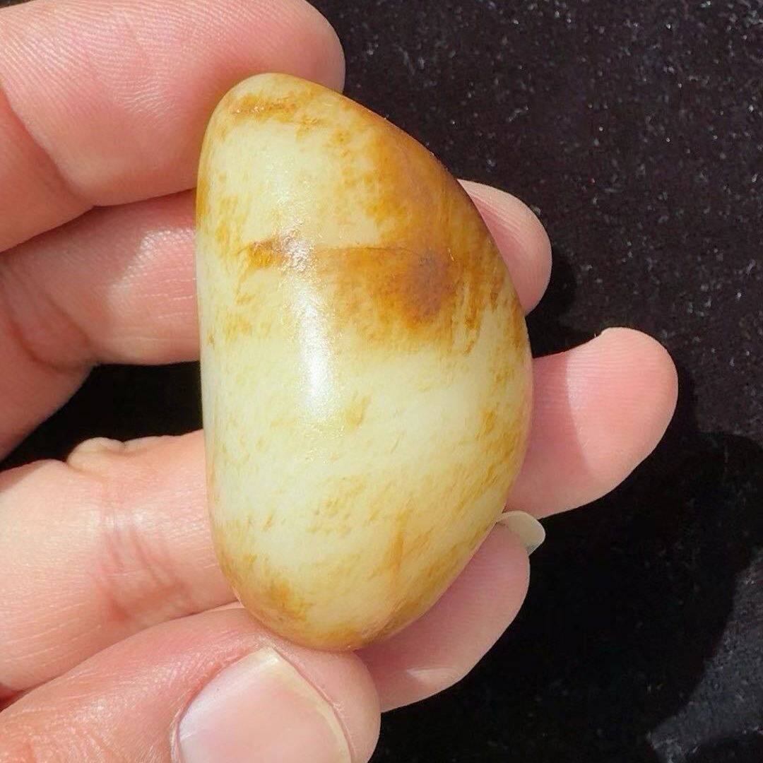 正宗新疆和田玉籽料黄皮老熟高密度羊脂白玉原石玩料挂件收藏级