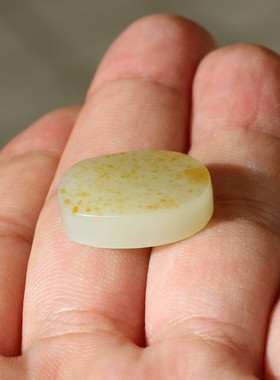 洒金皮男女款戒面新疆和田玉籽料