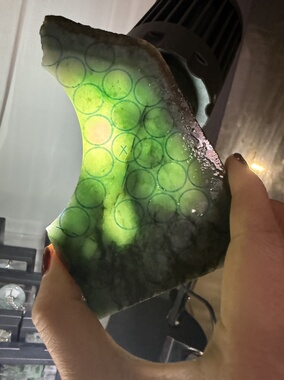 O476草绿色糯化板料卡12厚天然缅甸翡翠保真保A假一罚三