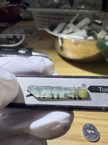 C195高冰蜜糖天然黄底飘花天然缅甸翡翠边角料保真保A假一罚三