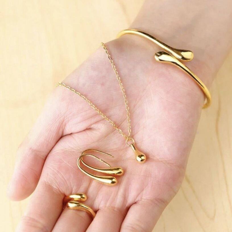 女朋友圣诞节礼物礼盒装手镯项链戒指耳钉四件套轻奢豪华女士饰品