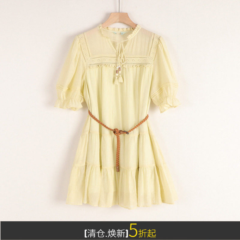 朵系列民族风灯笼袖荷叶领裸视纯色简约气质中裙连衣裙夏装新款