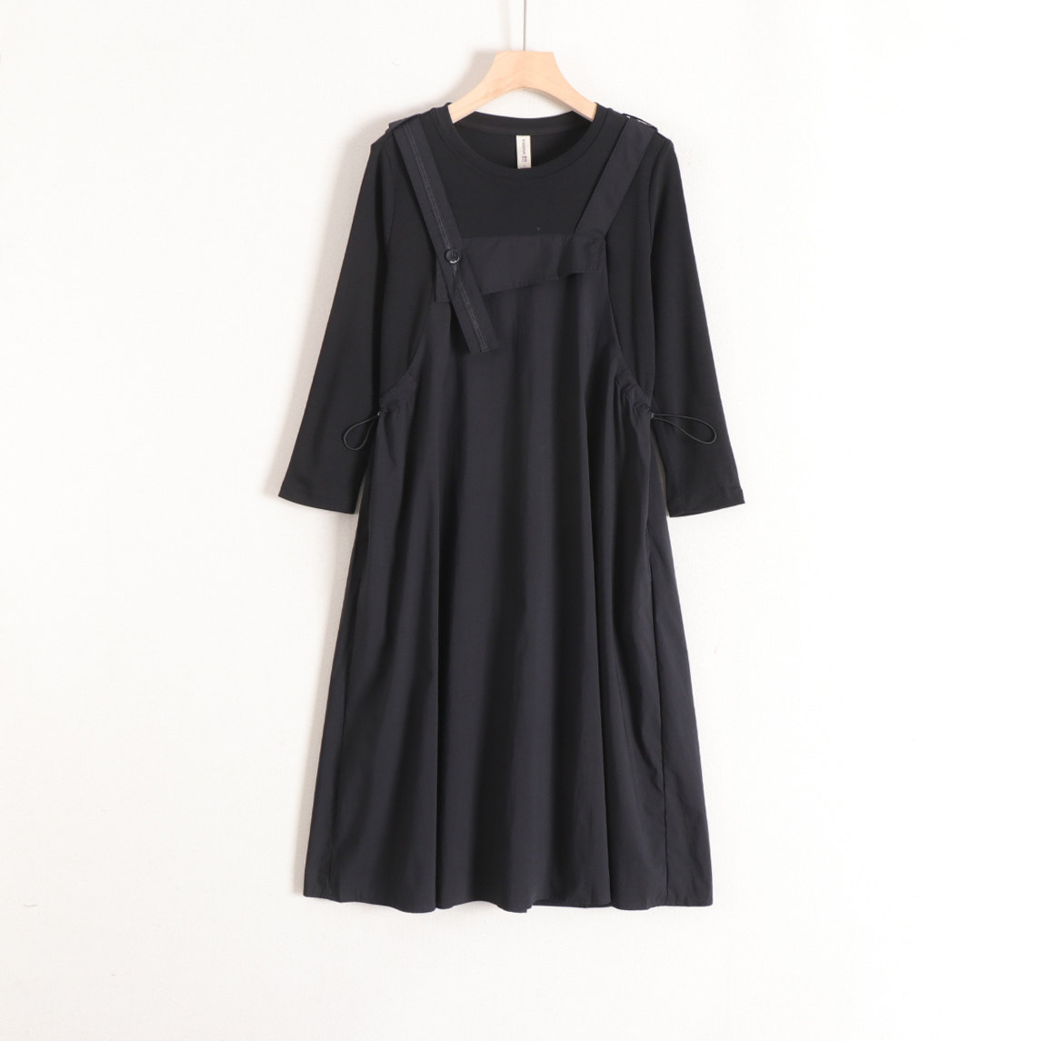 【言】假两件抽绳收腰圆领长袖学院减龄中长连衣裙26春装新款撤柜