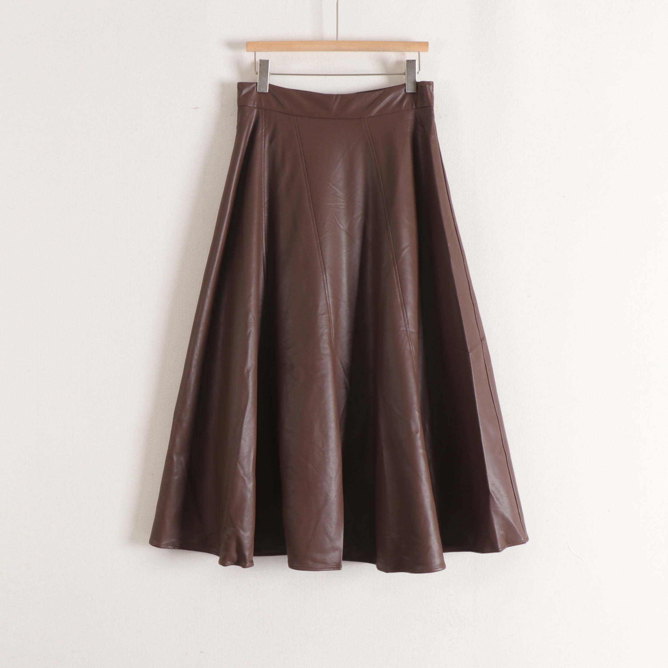 丽系列高腰A字大摆简约优雅气质PU皮长裙半身裙25秋冬装新款撤柜