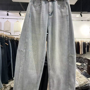 世0.98 新高腰宽松显瘦百搭休闲弯刀裤 加绒加厚磨白牛仔裤 女冬季