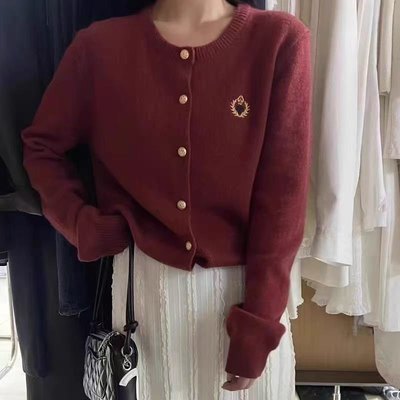 蜜熊绒刺绣圆领单排扣针织开衫女秋新宽松显瘦百搭休闲毛衣特0.27