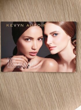 液体高光粉底液KevynAucoin