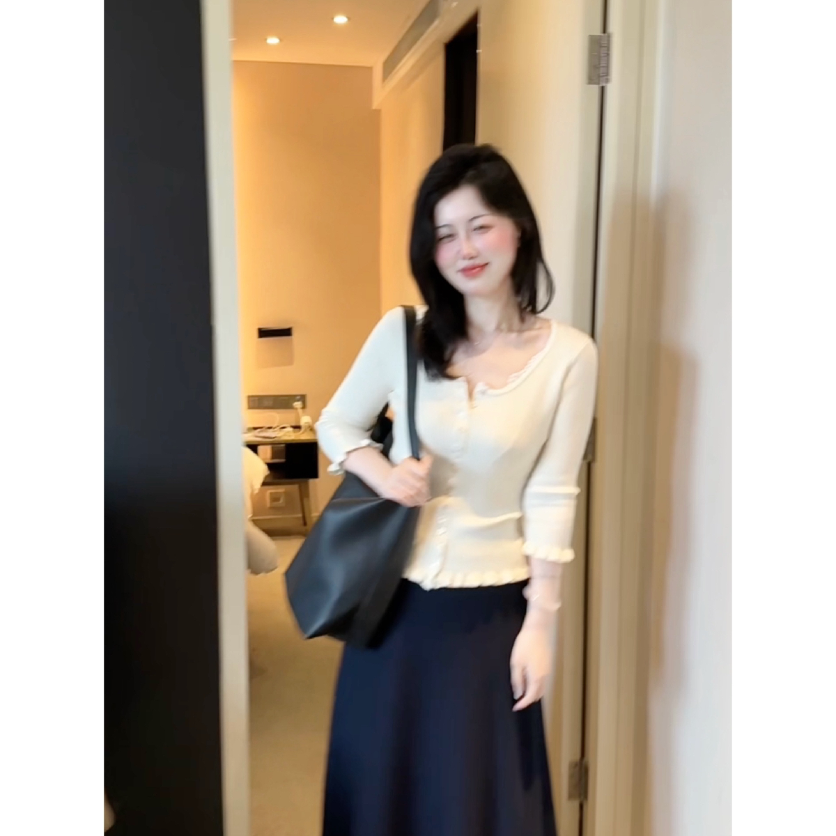 城南边儿10.8绵羊毛木耳边竖坑条针织甜美千金风毛衣打底八分袖