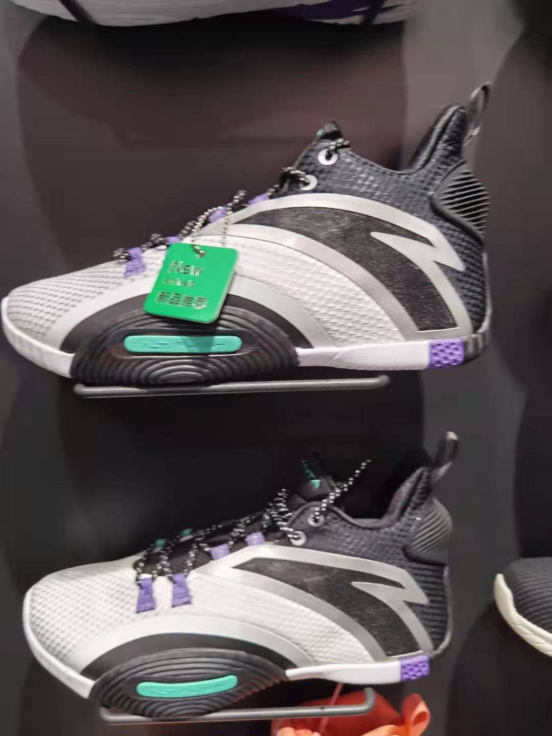 安踏ufo2天体3篮球鞋男2021新款低帮缓震实战球鞋运动鞋112111602