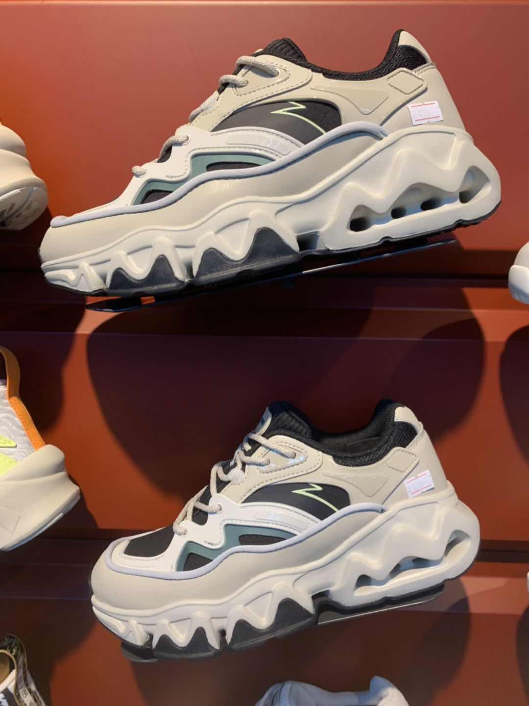 安踏秋冬季减震复古厚底老爹鞋