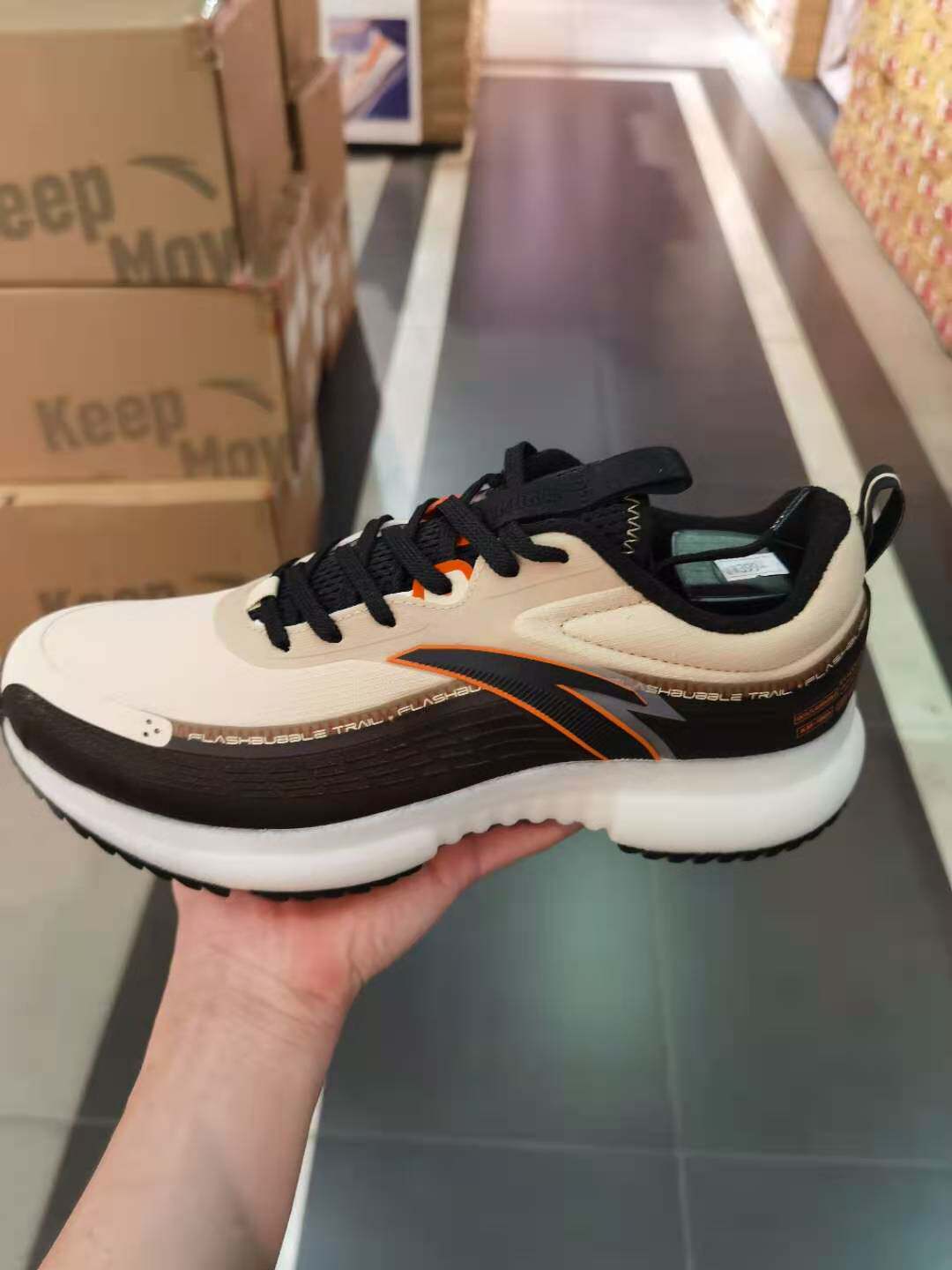 安踏bubble泡泡越野跑步鞋2021新款轻便减震男士运动鞋 112045520