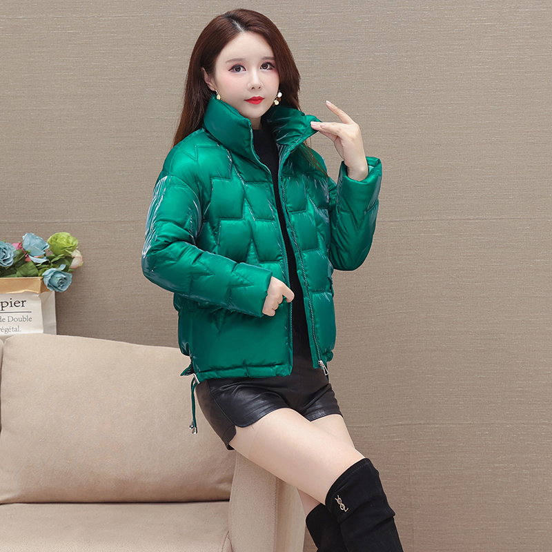 冬季，女装韩版羽绒棉服炫彩免洗