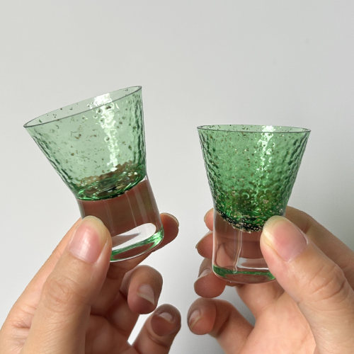 小众绿色锤纹小酒杯家用清酒杯