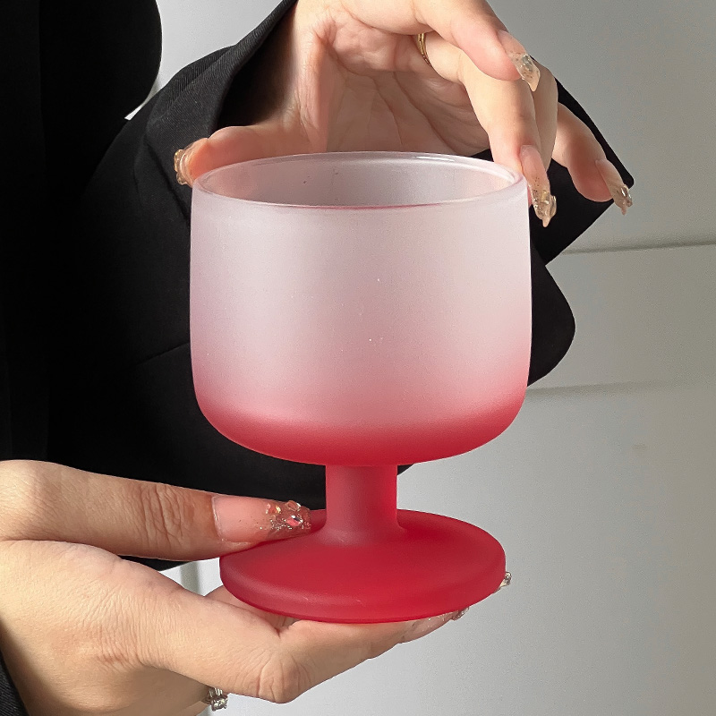 小众设计磨砂质感红色矮脚杯