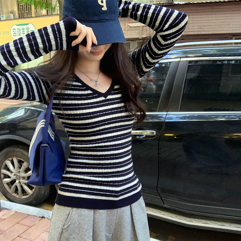 气质V领内搭打底针织衫女