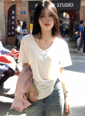 2026新款白色正肩短袖t恤女夏季宽松慵懒风别致打底休闲百搭上衣