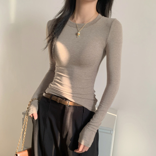 2026秋冬季美式正肩小衫长袖t恤女打底衫修身燕麦色齐腰掐腰上衣