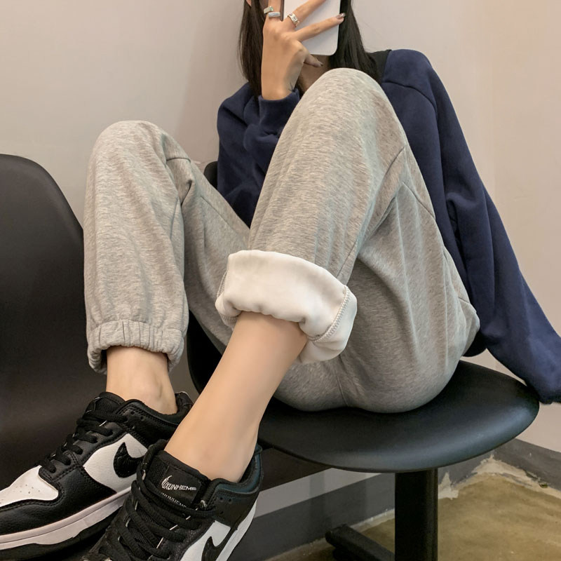 秋冬加绒裤子女2025新款冬天外穿宽松加长版哈伦裤大码萝卜休闲裤