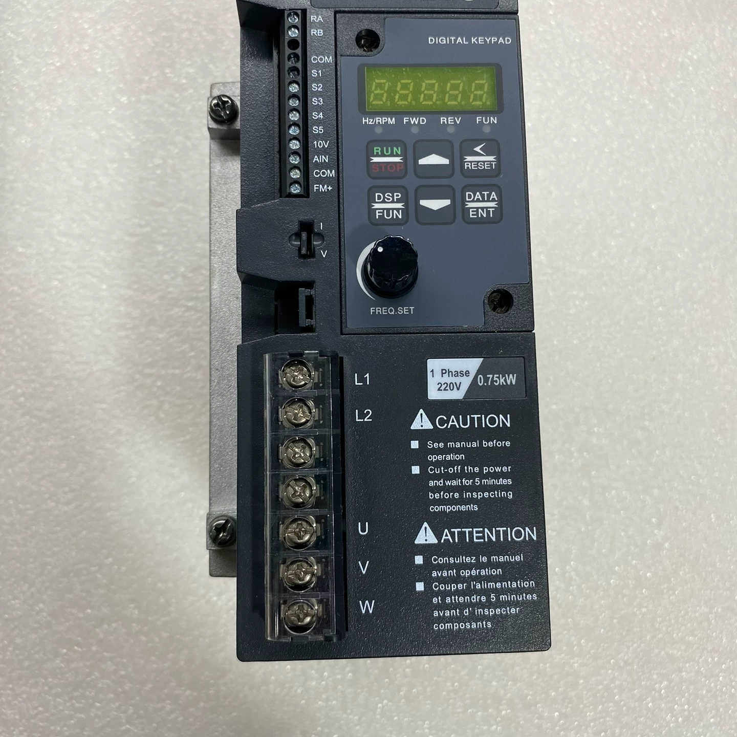 东变频器，S310-201-H1DC议价