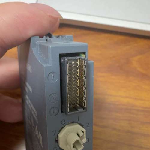 (议价）6ES7134-6HD01-0BA1  底部缺口，插针正