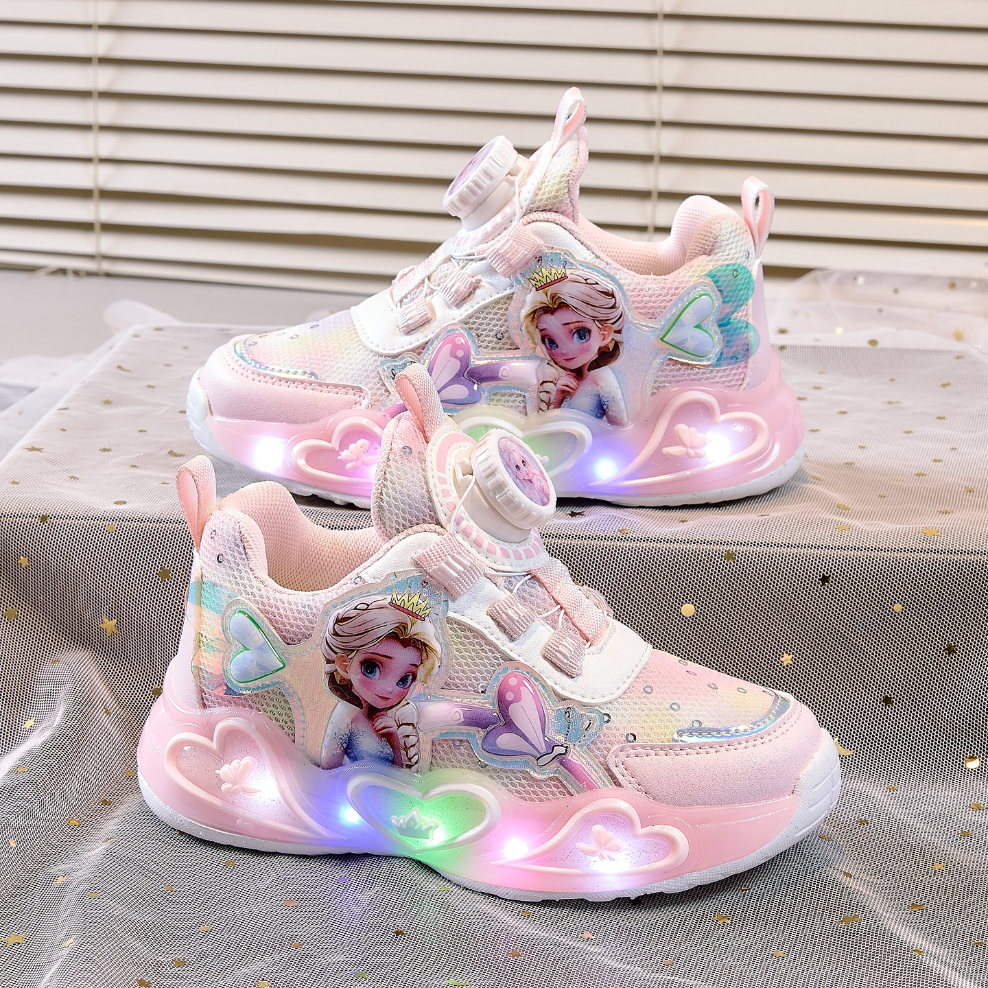 亮灯儿童网鞋2026新款春秋季网面透气女孩公主鞋发光鞋女童运动鞋