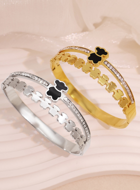 NVOXS原创设计小熊镶钻手镯