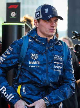 维斯塔潘连帽防雨冲锋衣F1红牛车队Red Bull 2026正品代购