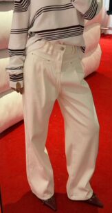 优雅百搭加厚加绒牛仔休闲裤2025秋冬白色宽腰保暖大码直筒长裤女