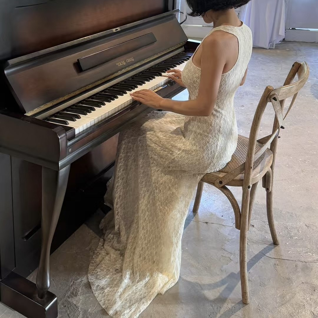 法式复古蕾丝吊带连衣裙设计小众修身显瘦无袖背心裙垂坠拖地长裙