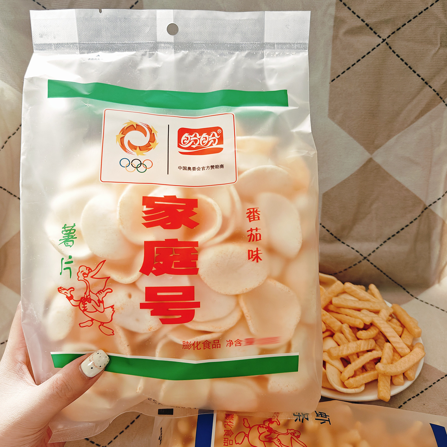 盼盼家庭号薯片虾条100g袋装网红老师怀旧膨化解馋追剧休闲零食