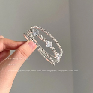 精致小众高级感手链简约显手细首饰 轻奢气质银色镶钻三层手镯夏季