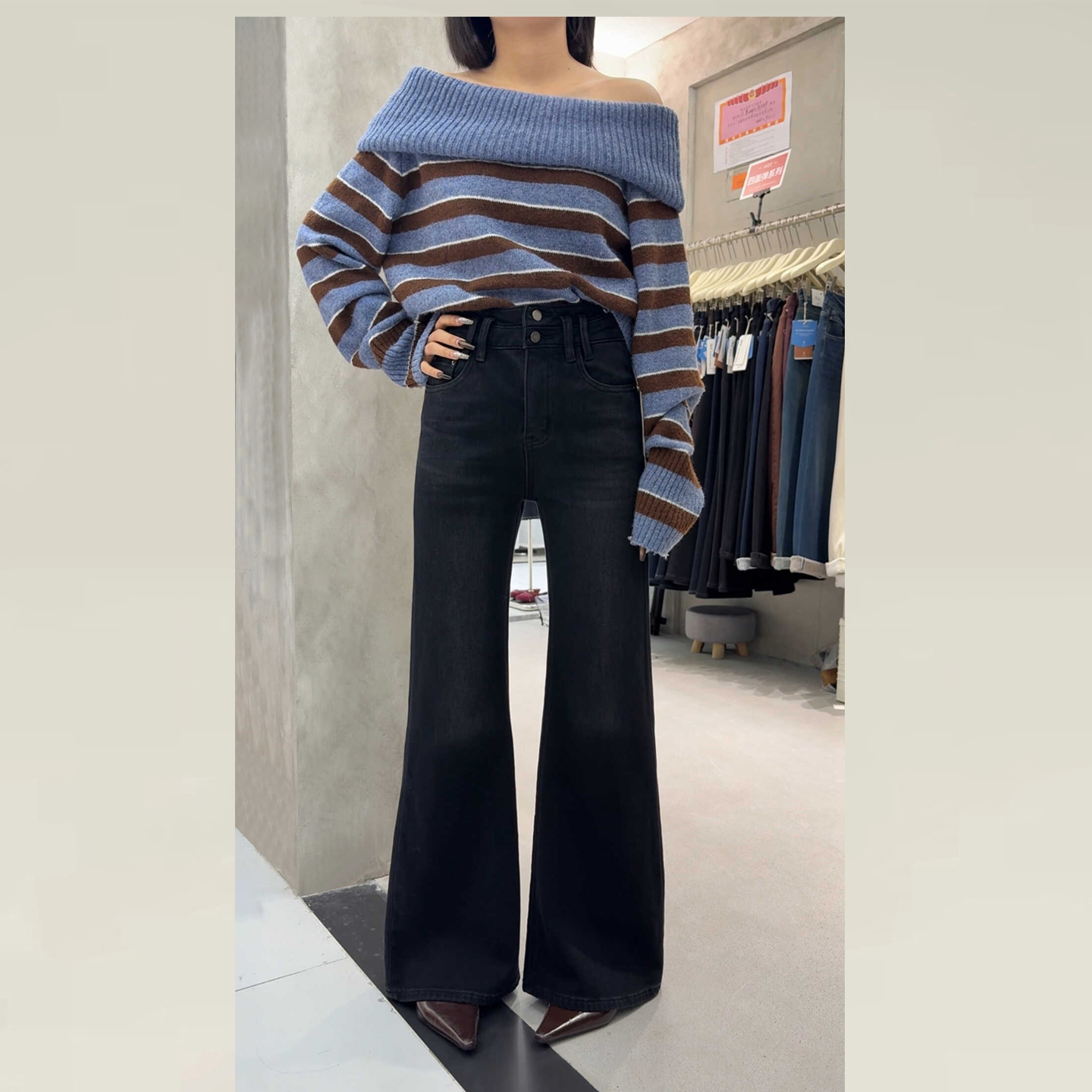 版型好看的黑灰色加绒微喇牛仔裤