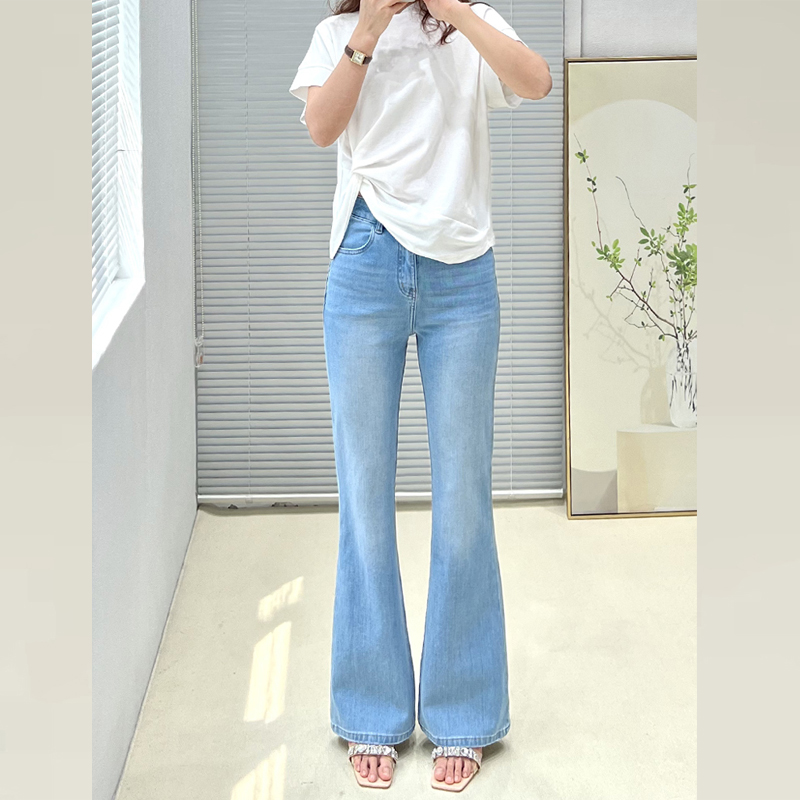 浅蓝色微喇牛仔裤女夏薄款2025新款高腰显瘦四面弹不贴腿喇叭裤女