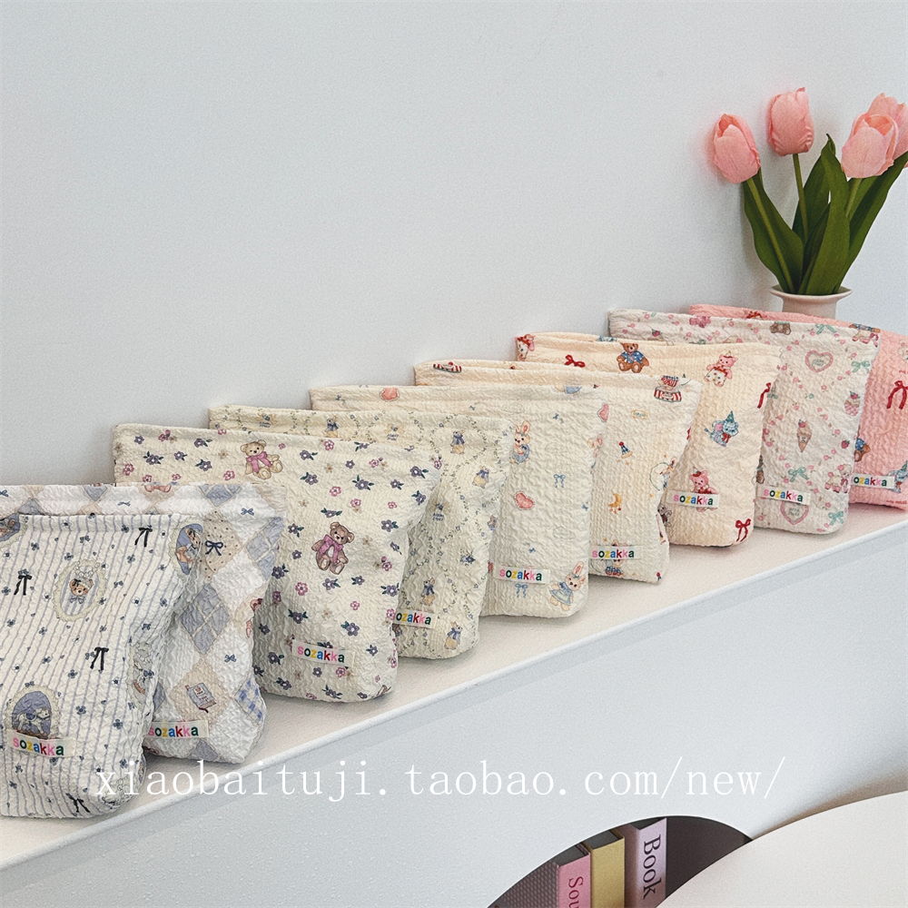 可爱小熊碎花化妆包手拿包