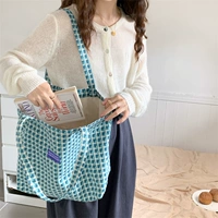 Покрытие зеленой сетки модель большого плеча