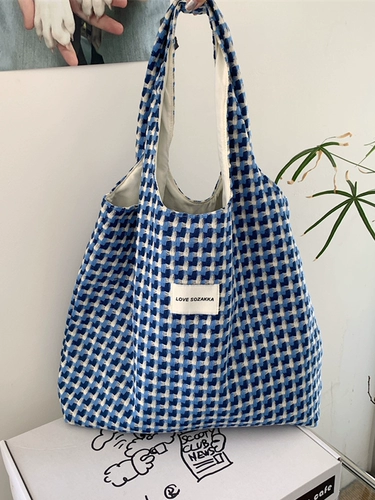 Синий плетеный шоппер, вместительная и большая сумка подмышку, сумка на одно плечо, широкая цветовая палитра