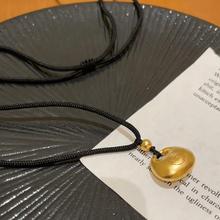 网红同款胖福小金坨吊坠项链女轻奢气质高级感黑色绳子锁包锁骨链